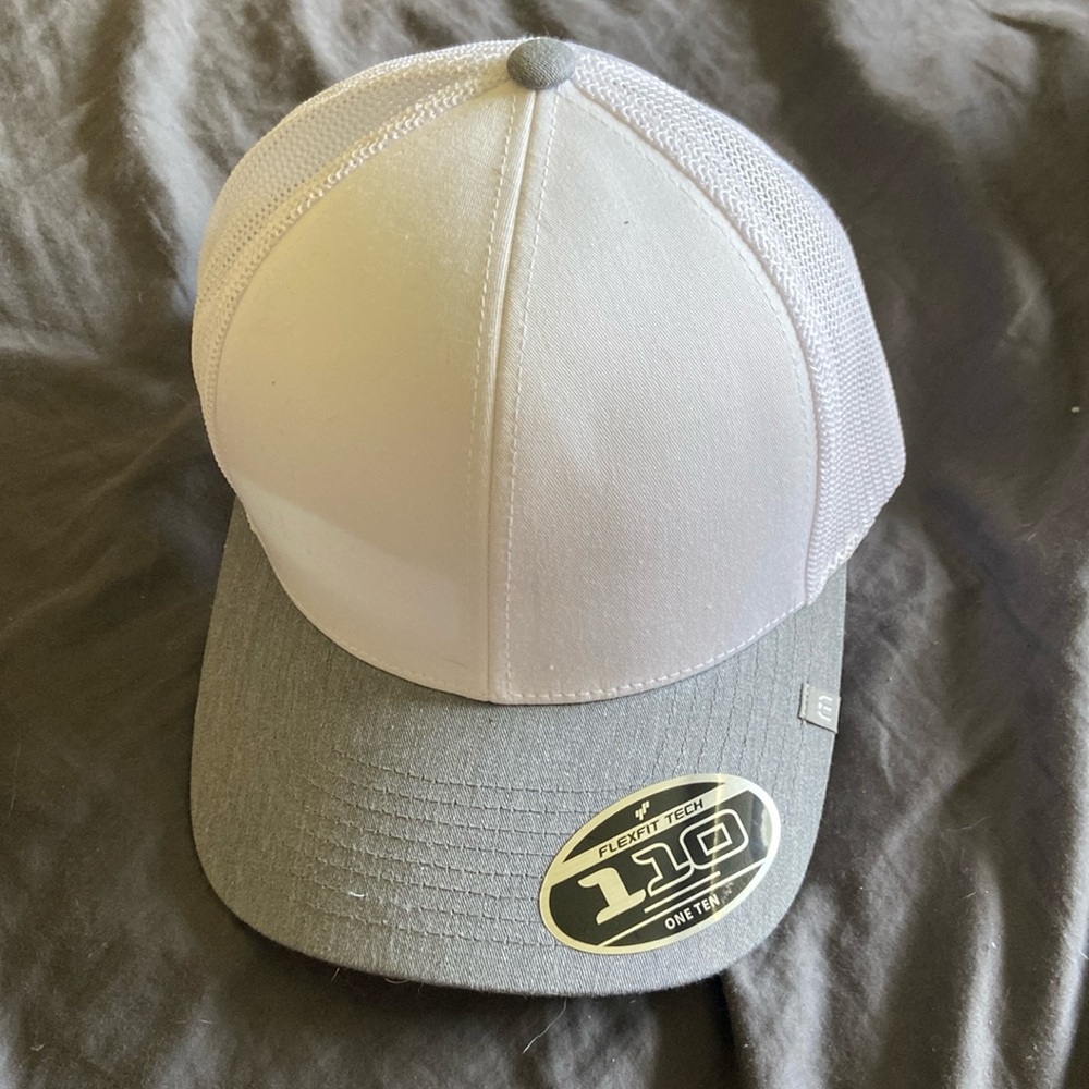 Plain Travis Mathew hat